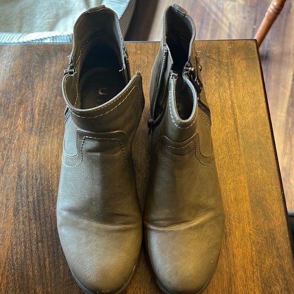 Unisa Shoes - cute booties